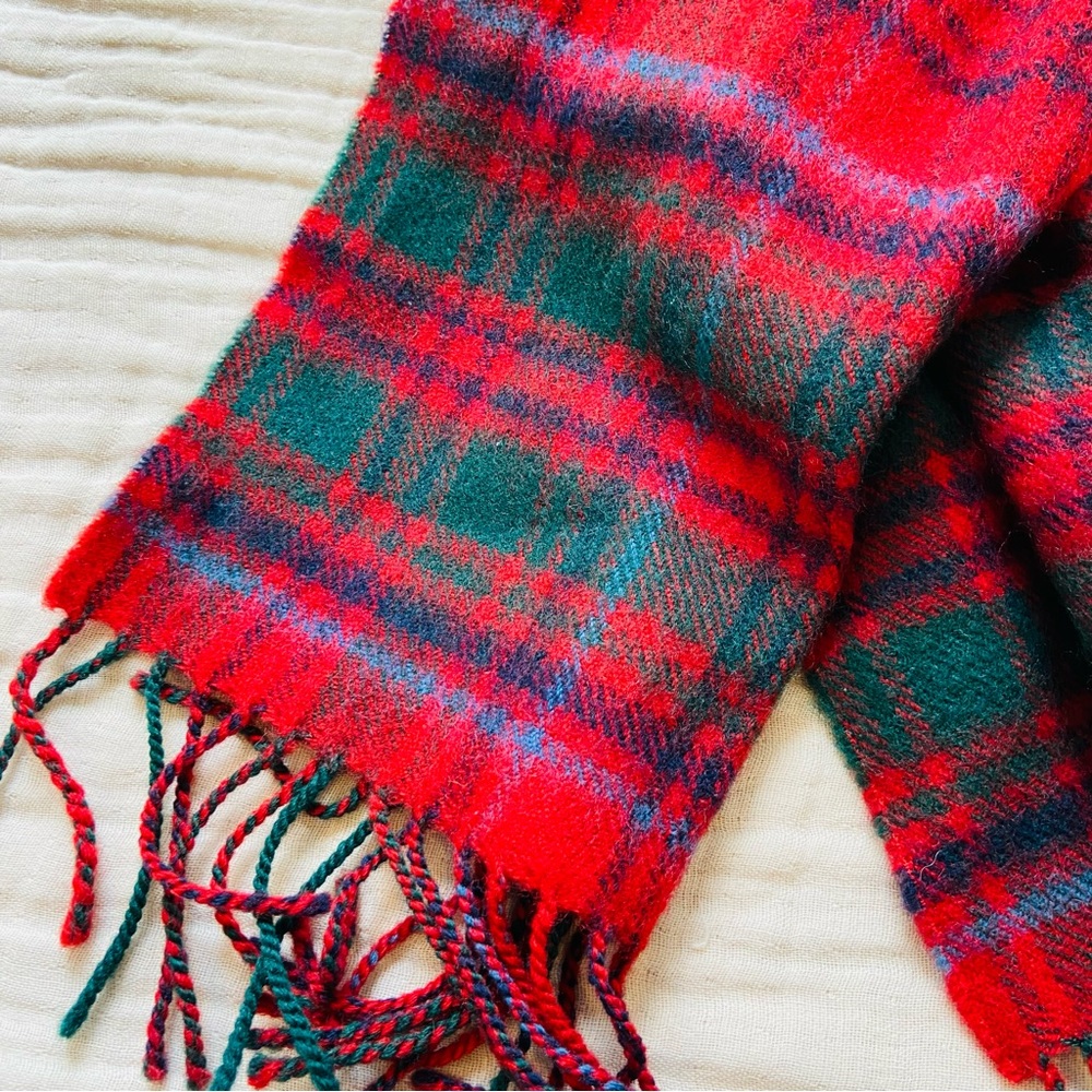 Lochcarron Highlander Tartan Plaid Lambs Wool Scarf Made in Scotland - Picture 2 of 5